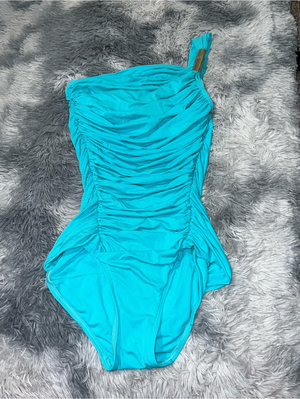 Carmen Marc Valvo Women’s One-Shoulder Turquoise Ruched Swimsuit metal accent 8